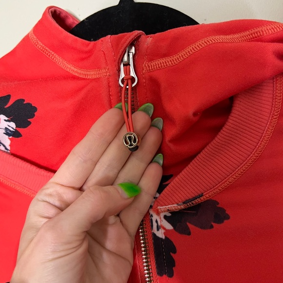 Lululemon Flower Zip Up - Size 4 - Picture 4 of 9